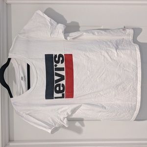 Levi's Woman's Size 1X T-Shirt